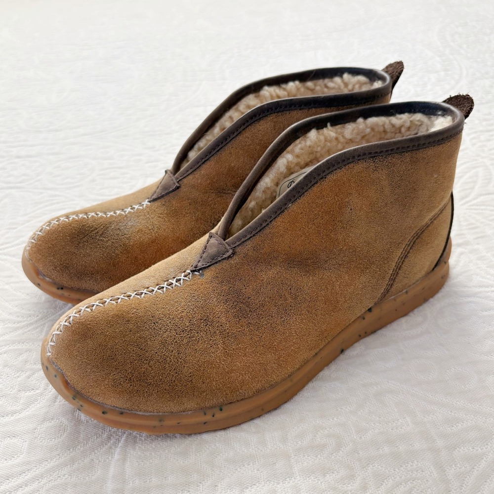 Danner Women's Pilgrim Shearling-Lined Moccasins,‎ Sz 7
